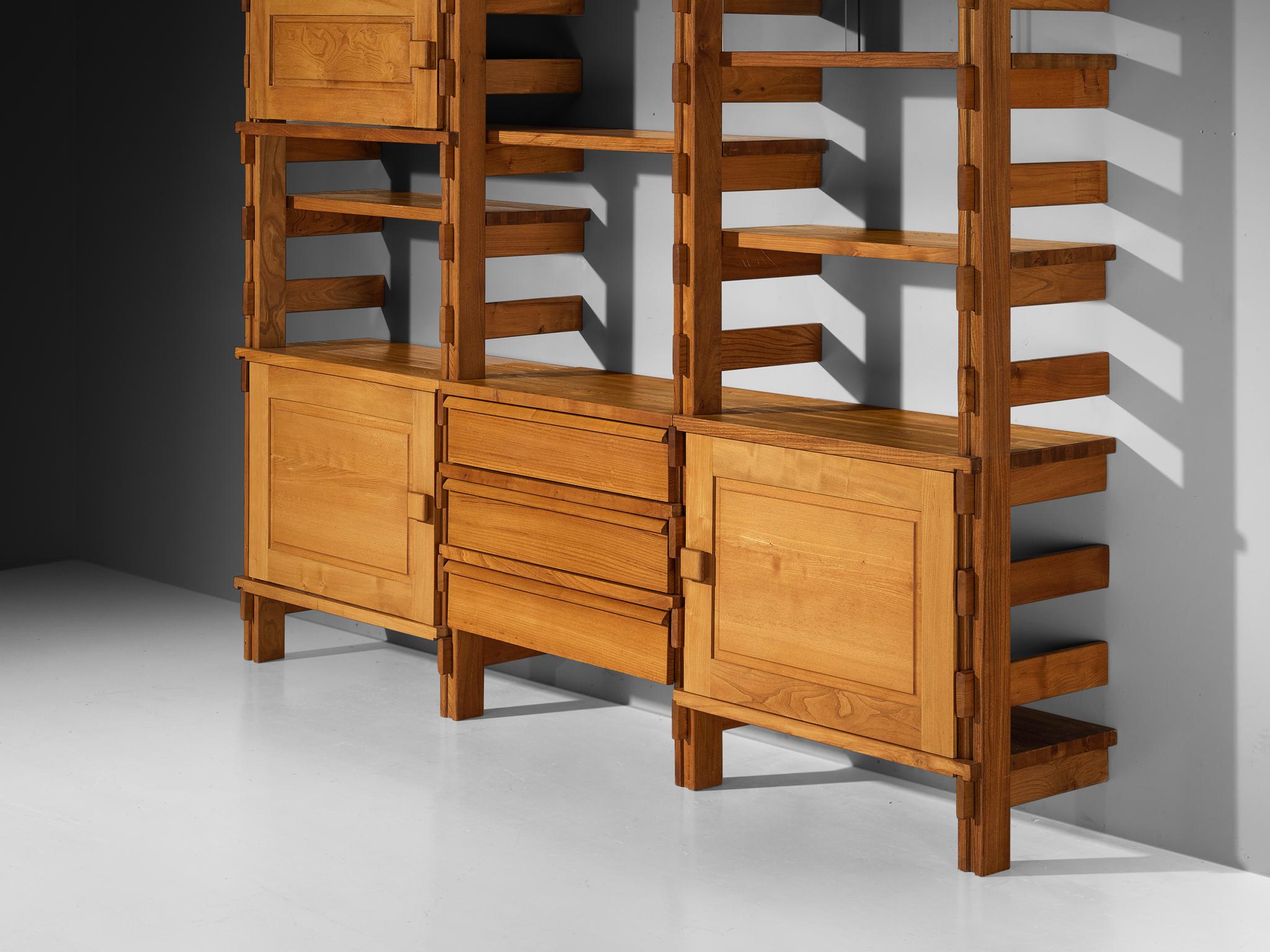 Mid-Century moderno Parete attrezzata modulare Galerie L'Orme in olmo massiccio in vendita
