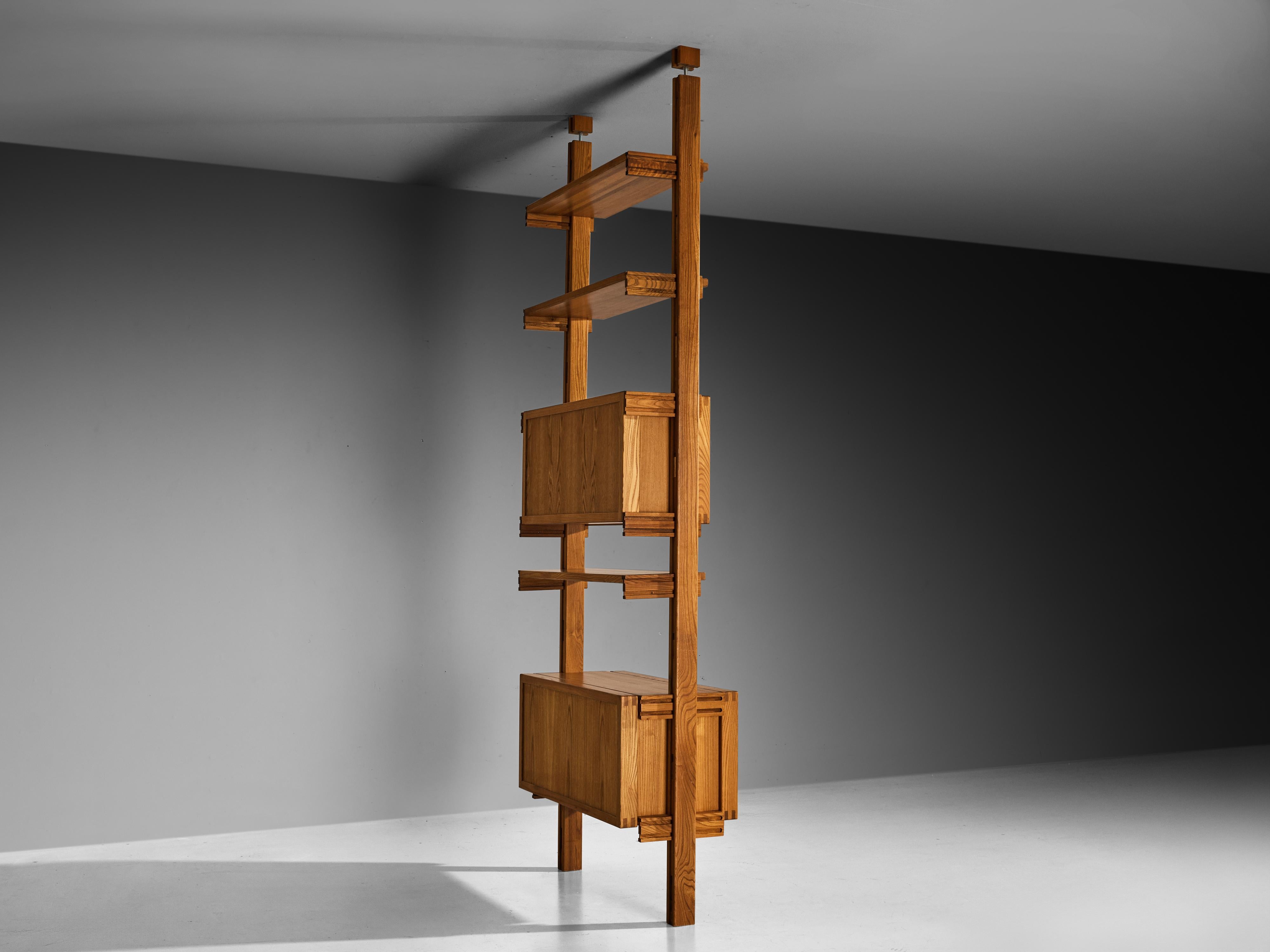 Galerie L'Orme Modular Wall Unit in Solid Elm In Good Condition For Sale In Waalwijk, NL