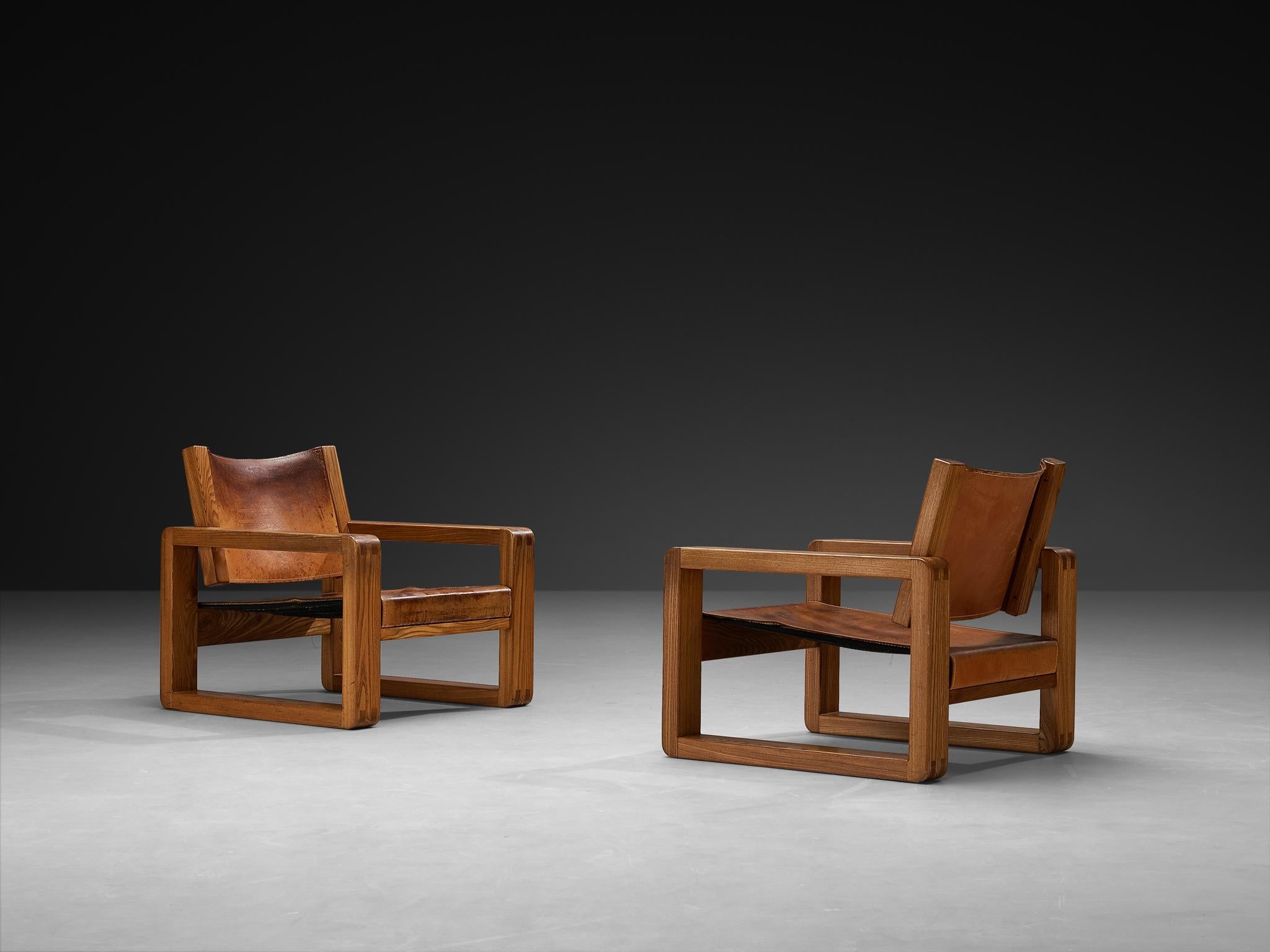 Galerie l'Orme  Fauteuil en orme et cuir cognac en vente 4