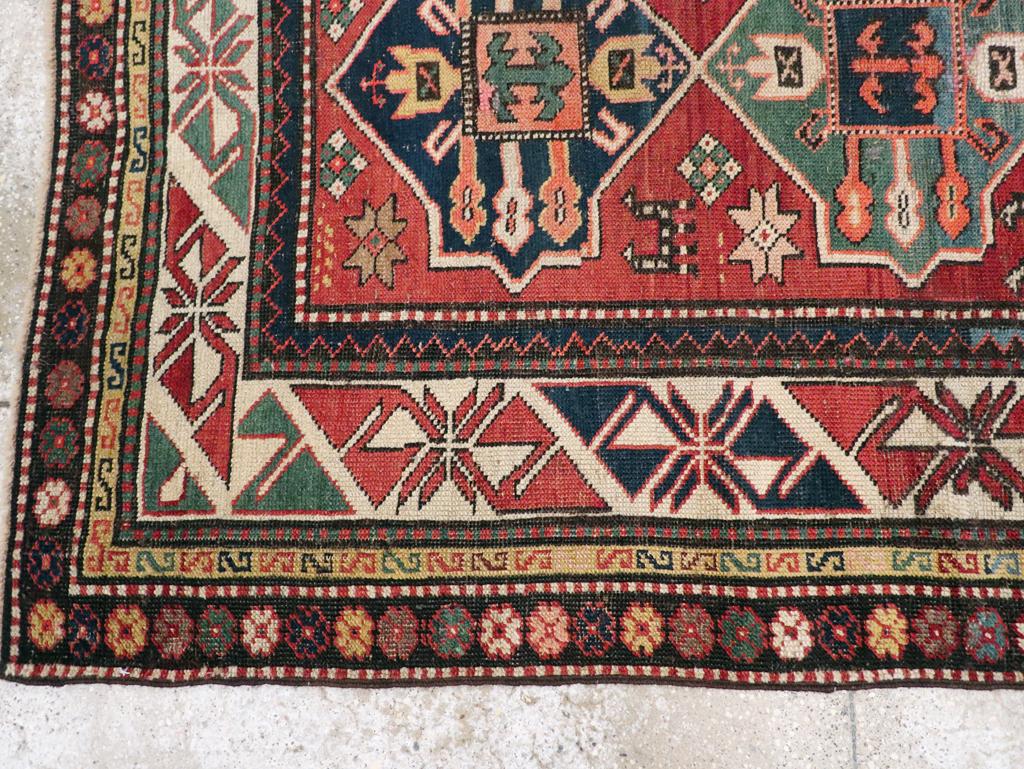 Collection Shabab Collection du début du 20e siècle Caucasien Kazak Tapis de brouhaha Excellent état - En vente à New York, NY