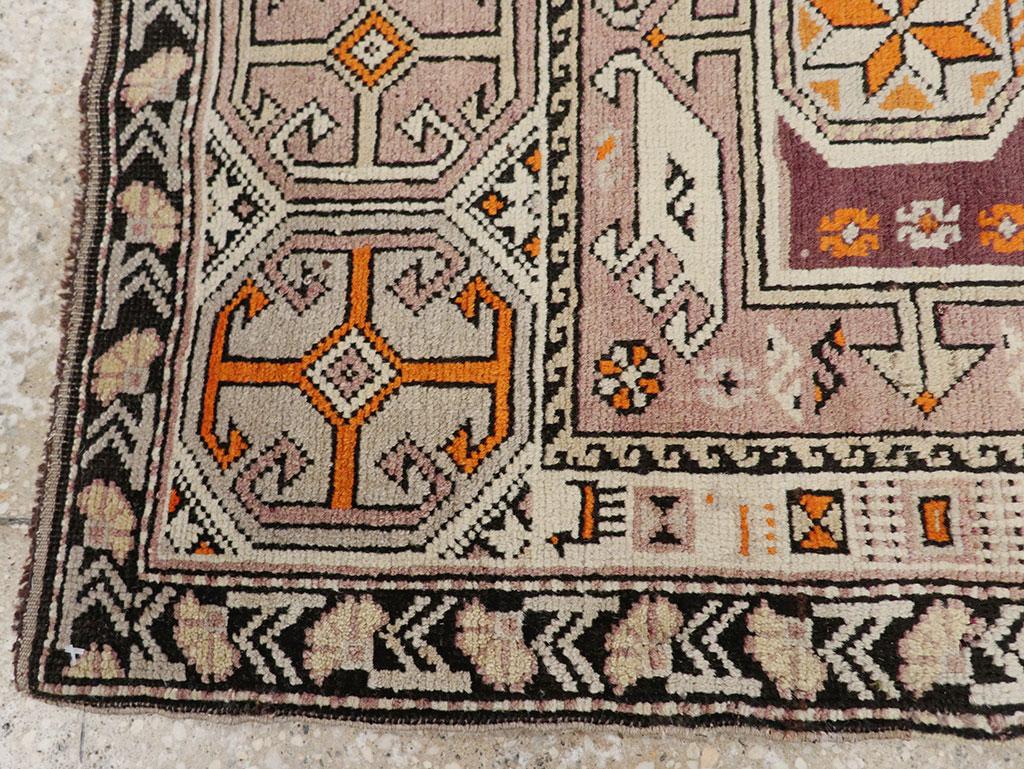 Colección Galerie Shabab Alfombra caucásica Shirvan de principios del siglo XX Anudado a mano en venta