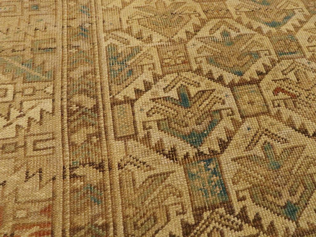 Colección Galerie Shabab Alfombra arrojadiza caucásica Shirvan de principios del siglo XX Tribal en venta