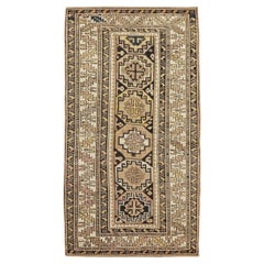 Colección Galerie Shabab Alfombra arrojadiza caucásica Shirvan de principios del siglo XX