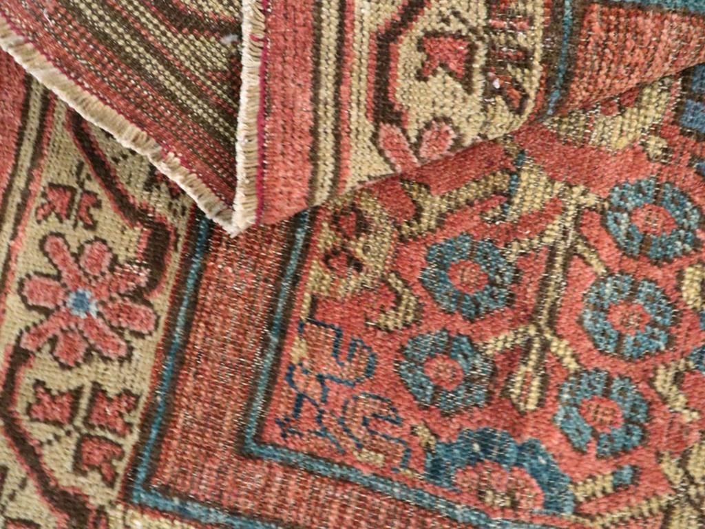 Laine Collection Shabab, début du 20e siècle, tapis Khotan du Turkestan oriental en vente