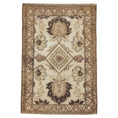Galerie Shabab Collection début 20ème siècle Indian Agra Rug
