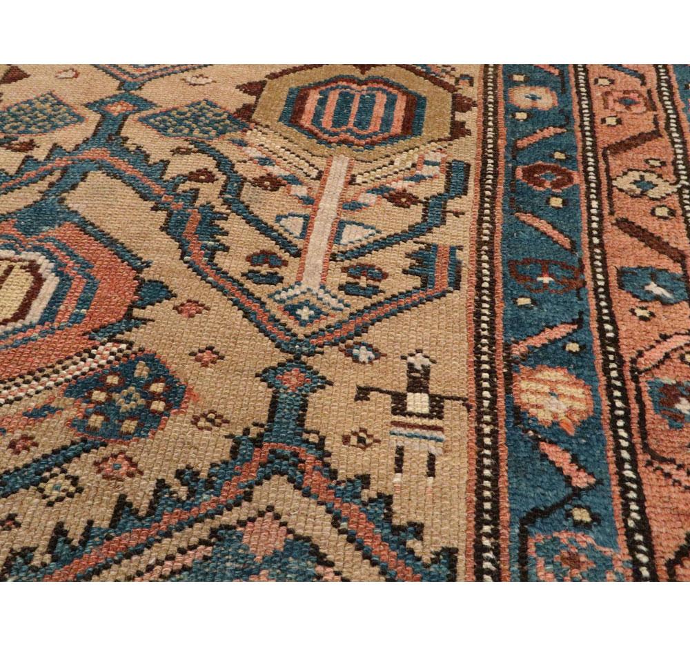 Galerie Shabab Kollektion, Teppich mit persischem Kamelhaar-Akzent, frühes 20. Jahrhundert (Rustikal) im Angebot