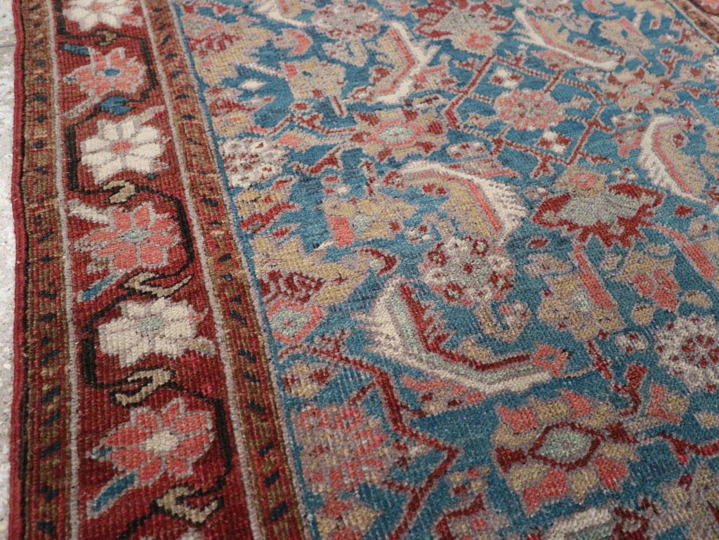 Rustique Collection Shabab Collection du début du 20e siècle tapis persan Heriz en vente