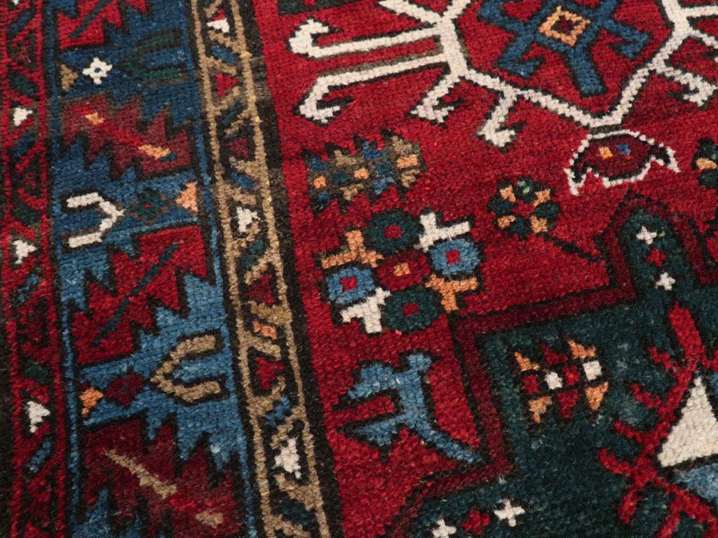 Colección Galerie Shabab Alfombra Persa Karajeh de principios del siglo XX Tribal en venta