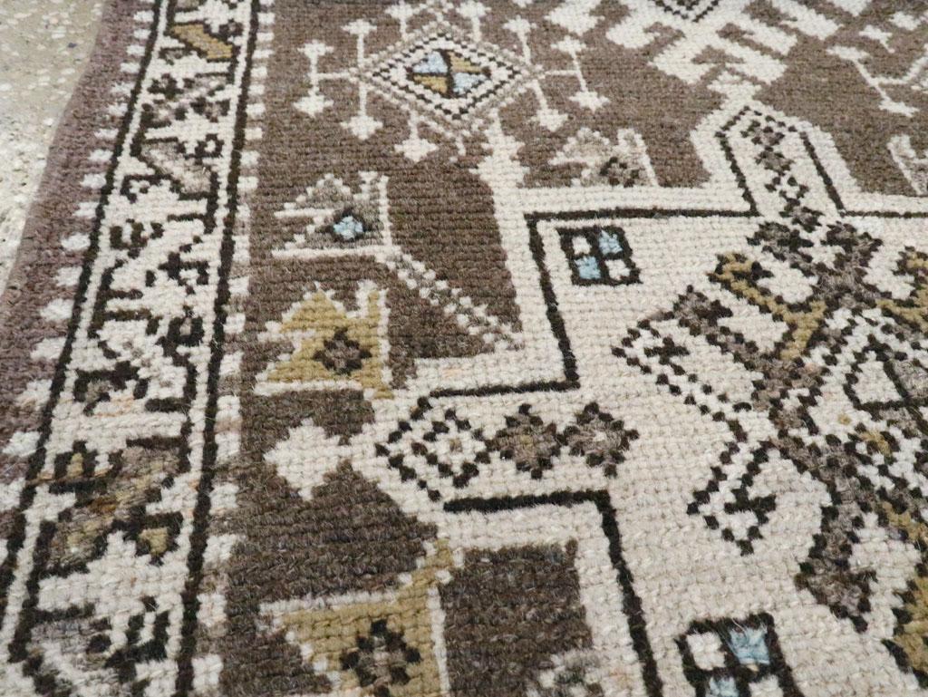 Colección Galerie Shabab Alfombra Persa Karajeh de principios del siglo XX Tribal en venta