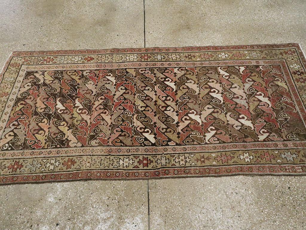 Perse Collection Shabab Collection du début du 20e siècle Tapis persan kurde en vente