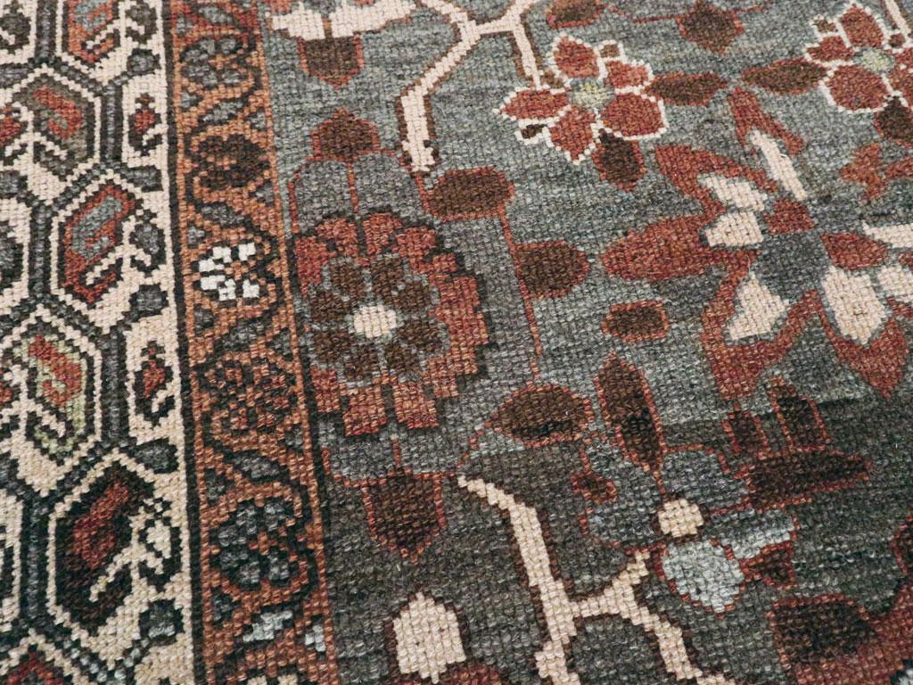 Rustique Collection Shabab Collection du début du 20e siècle tapis persan kurde en vente