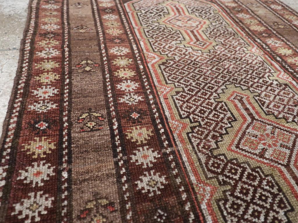 Tribal Collection Shabab Collection du début du 20e siècle tapis persan kurde en vente