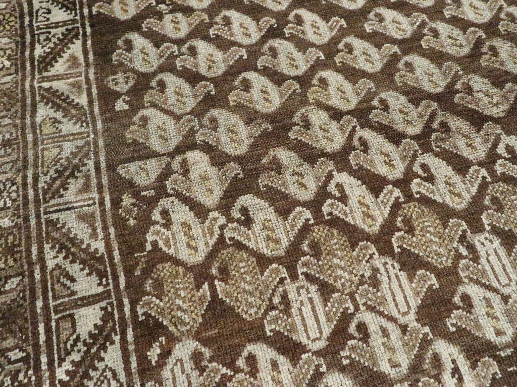 Galerie Shabab Collection Frühes 20. Jahrhundert Persisch-Kurdischer Wurfteppich (Rustikal) im Angebot