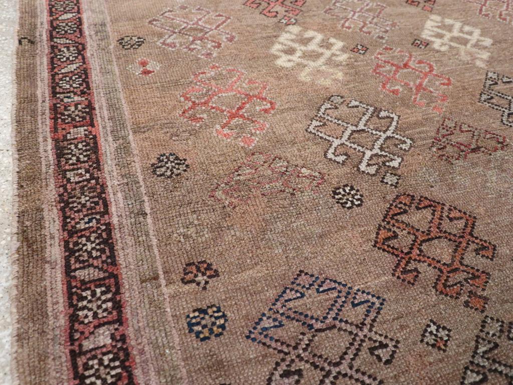 Rustique Collection Shabab Collection du début du 20e siècle tapis persan kurde en vente