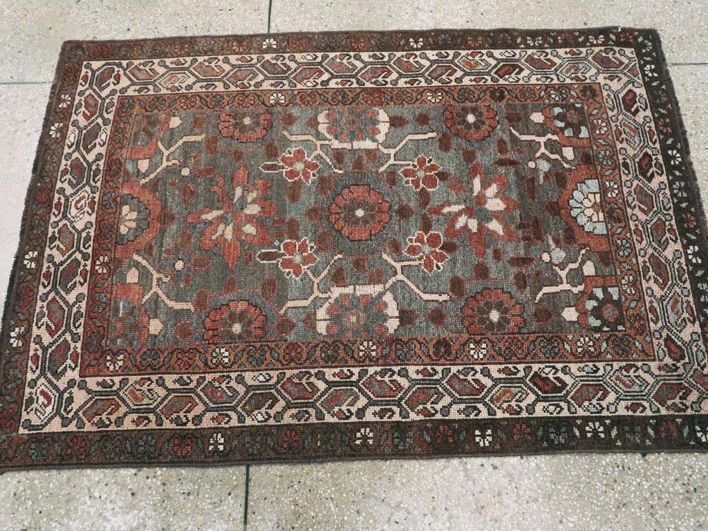 Perse Collection Shabab Collection du début du 20e siècle tapis persan kurde en vente
