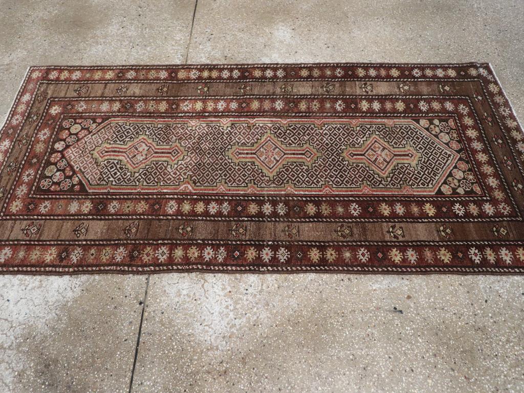 Perse Collection Shabab Collection du début du 20e siècle tapis persan kurde en vente