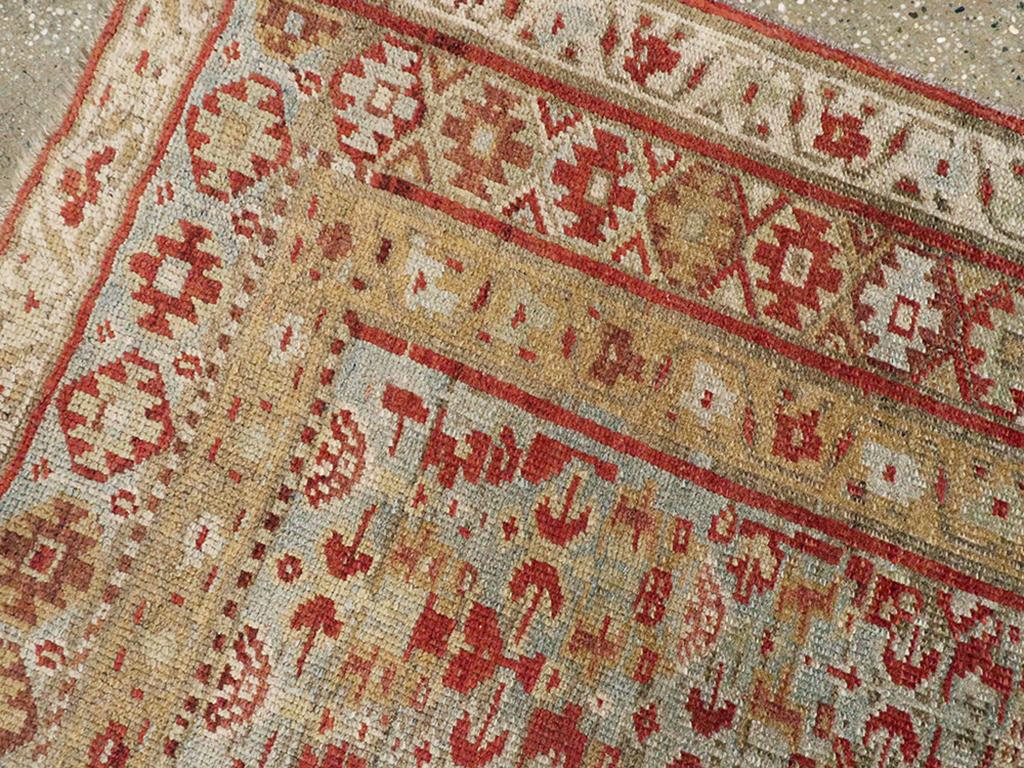 Galerie Shabab Collection Early 20th Century Persian Kurdish Throw Rug Anudado a mano en venta