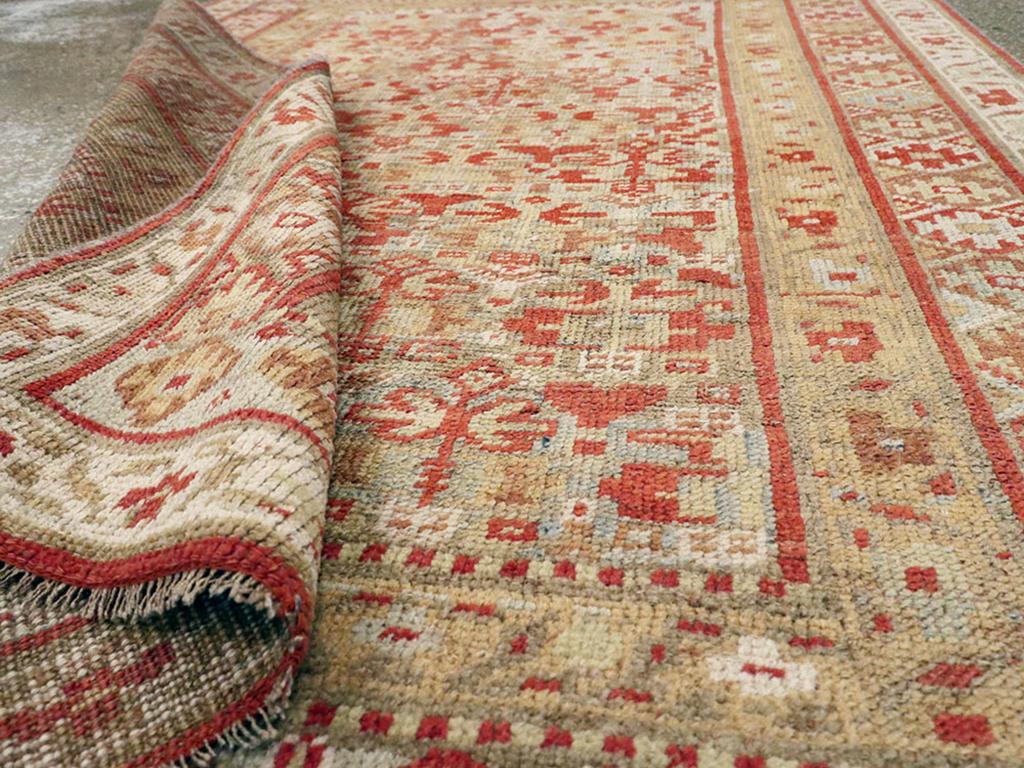 Galerie Shabab Collection Early 20th Century Persian Kurdish Throw Rug en Excelente estado para la venta en New York, NY