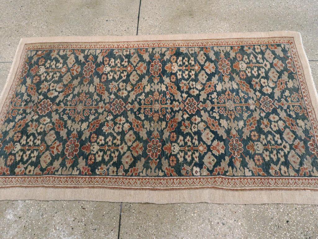 Perse Galerie Shabab Collection début 20ème siècle Persan Mahal Tapis de plaid en vente