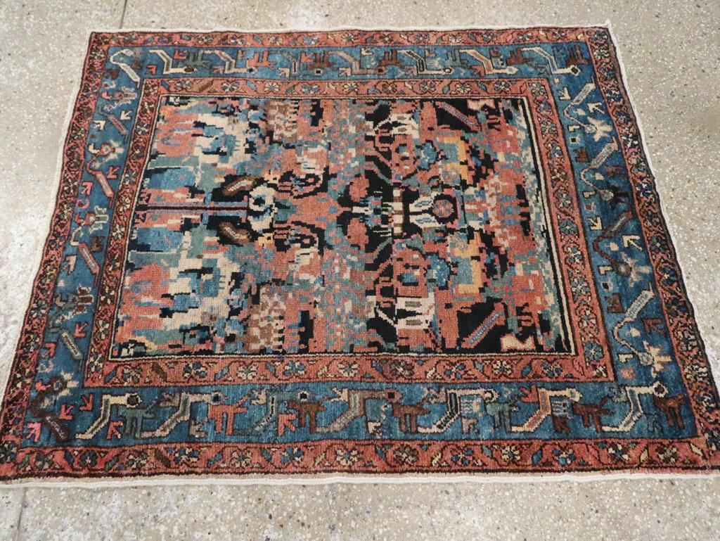 Galerie Shabab Collection début 20ème siècle Perse Malayer Square Throw Rug Excellent état - En vente à New York, NY