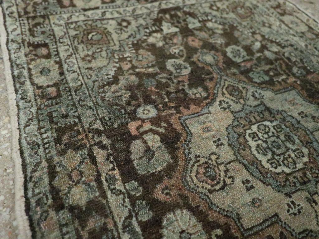 Galerie Shabab Collection Early 20th Century Persian Malayer Throw Rug (Persisch) im Angebot