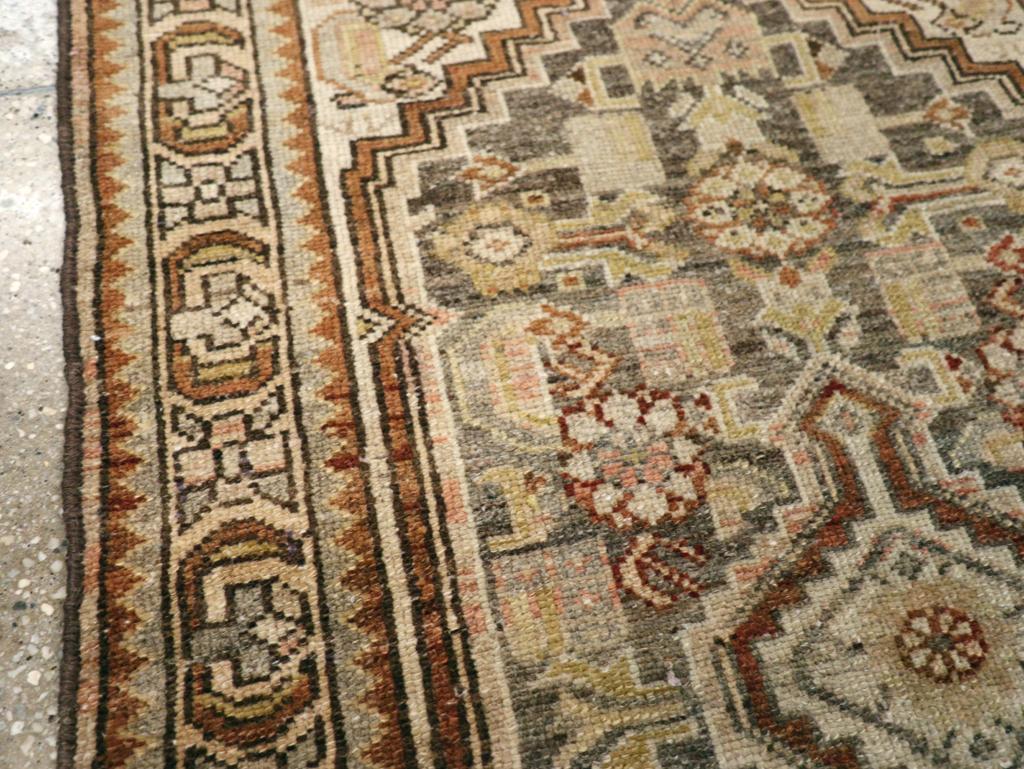 Galerie Shabab Collection Early 20th Century Persian Malayer Throw Rug (Persisch) im Angebot
