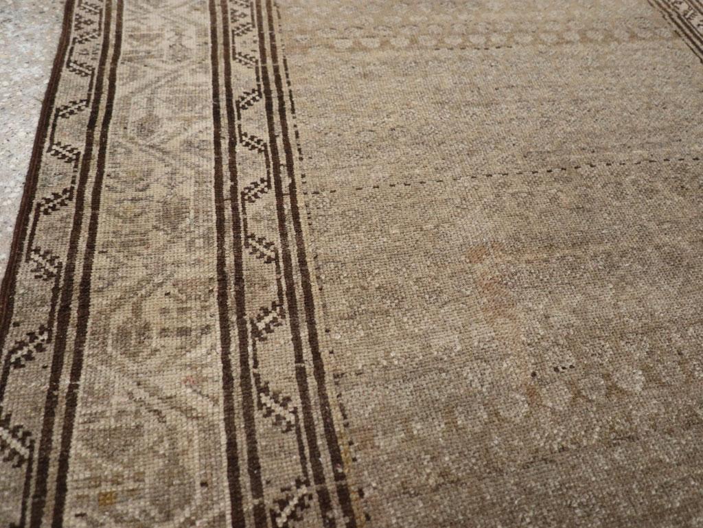 Galerie Shabab Collection Early 20th Century Persian Malayer Throw Rug (Rustikal) im Angebot