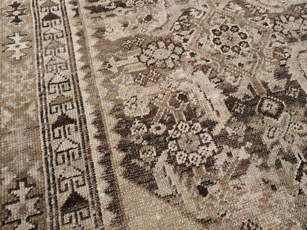 Galerie Shabab Collection Early 20th Century Persian Malayer Throw Rug (Persisch) im Angebot