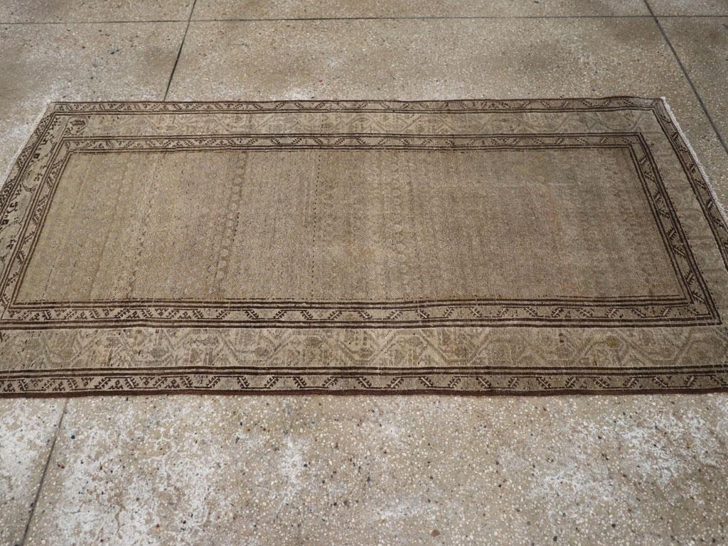 Galerie Shabab Collection Early 20th Century Persian Malayer Throw Rug (Persisch) im Angebot