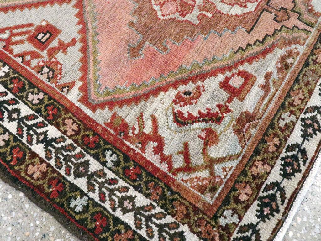 Galerie Shabab Collection Tappeto da lancio persiano Malayer dell'inizio del XX secolo In condizioni ottime in vendita a New York, NY