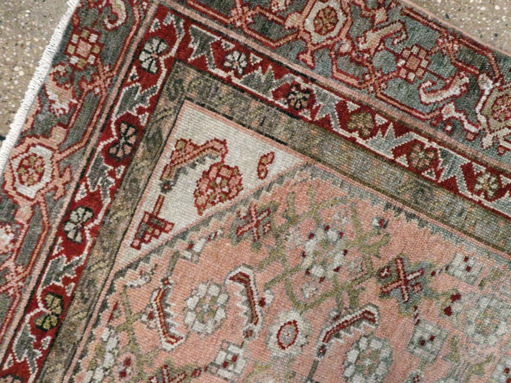 Galerie Shabab Collection Early 20th Century Persian Malayer Throw Rug im Zustand „Hervorragend“ im Angebot in New York, NY