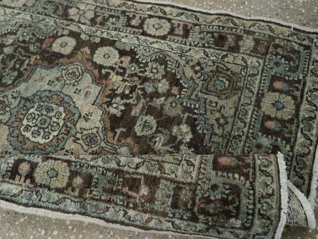 Galerie Shabab Collection Early 20th Century Persian Malayer Throw Rug (Wolle) im Angebot