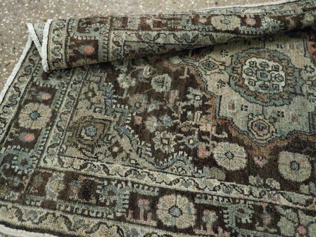 Galerie Shabab Collection Early 20th Century Persian Malayer Throw Rug im Angebot 1