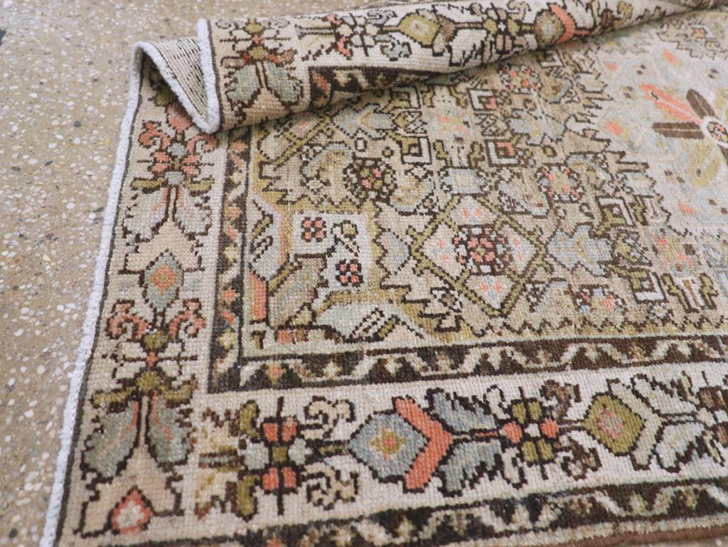 Galerie Shabab Collection Early 20th Century Persian Malayer Throw Rug im Angebot 1