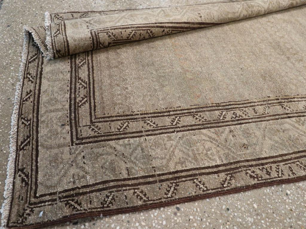 Galerie Shabab Collection Early 20th Century Persian Malayer Throw Rug (Wolle) im Angebot