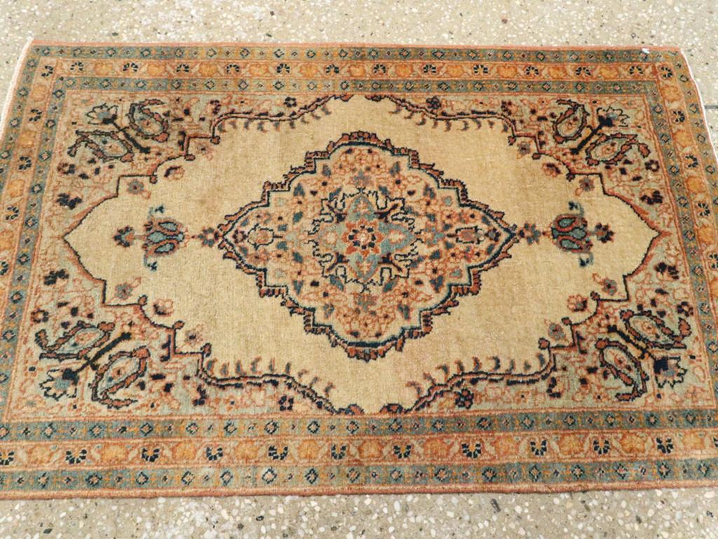 Annodato a mano Galerie Shabab Collection Early 20th Century Persian Tabriz Hagi Jalili Rug in vendita