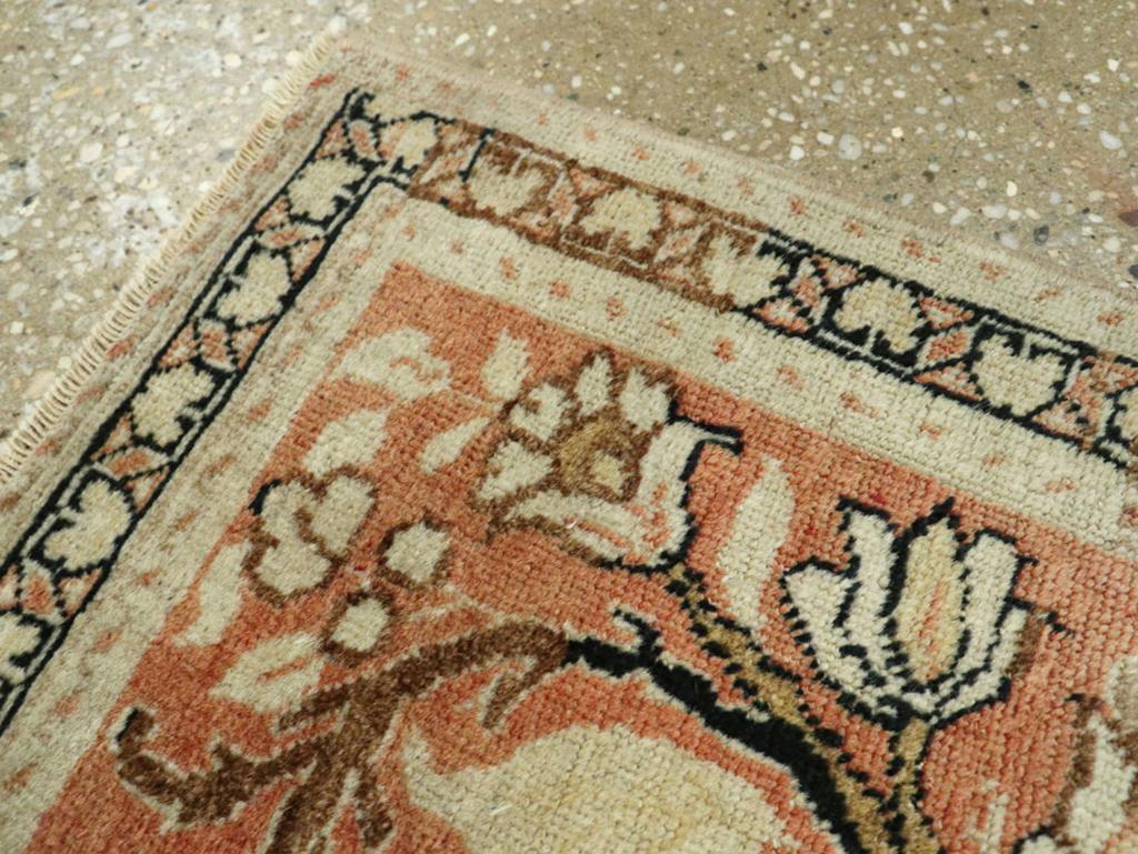 Galerie Shabab Collection Early 20th Century Persian Tabriz Hagi Jalili Rug In condizioni ottime in vendita a New York, NY