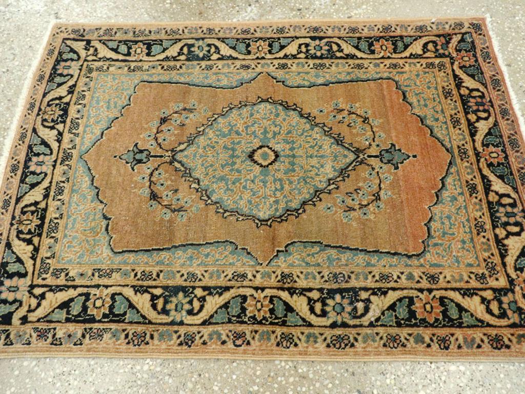 Galerie Shabab Collection S début 20ème siècle Persan Tabriz Hagi Jalili Rug Excellent état - En vente à New York, NY