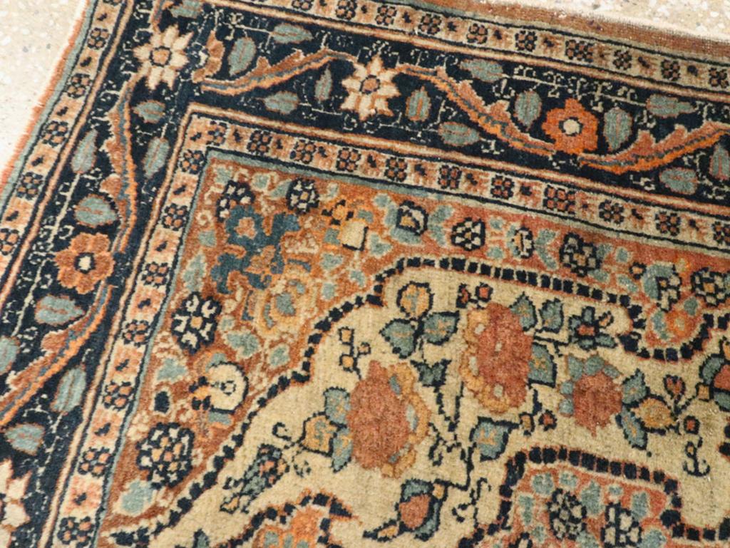 Galerie Shabab Collection S début 20ème siècle Persan Tabriz Hagi Jalili Rug Excellent état - En vente à New York, NY