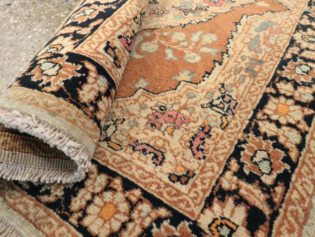 Laine Galerie Shabab Collection S début 20ème siècle Persan Tabriz Hagi Jalili Rug en vente