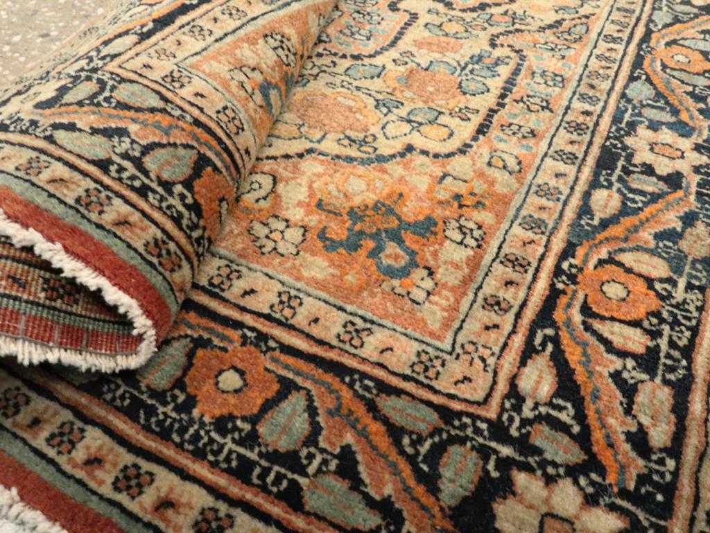 Laine Galerie Shabab Collection S début 20ème siècle Persan Tabriz Hagi Jalili Rug en vente