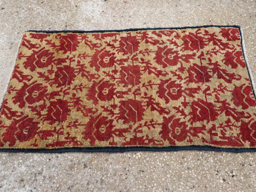 Galerie Shabab Collection Persischer Täbris-Teppich aus dem frühen 20. (Handgeknüpft) im Angebot