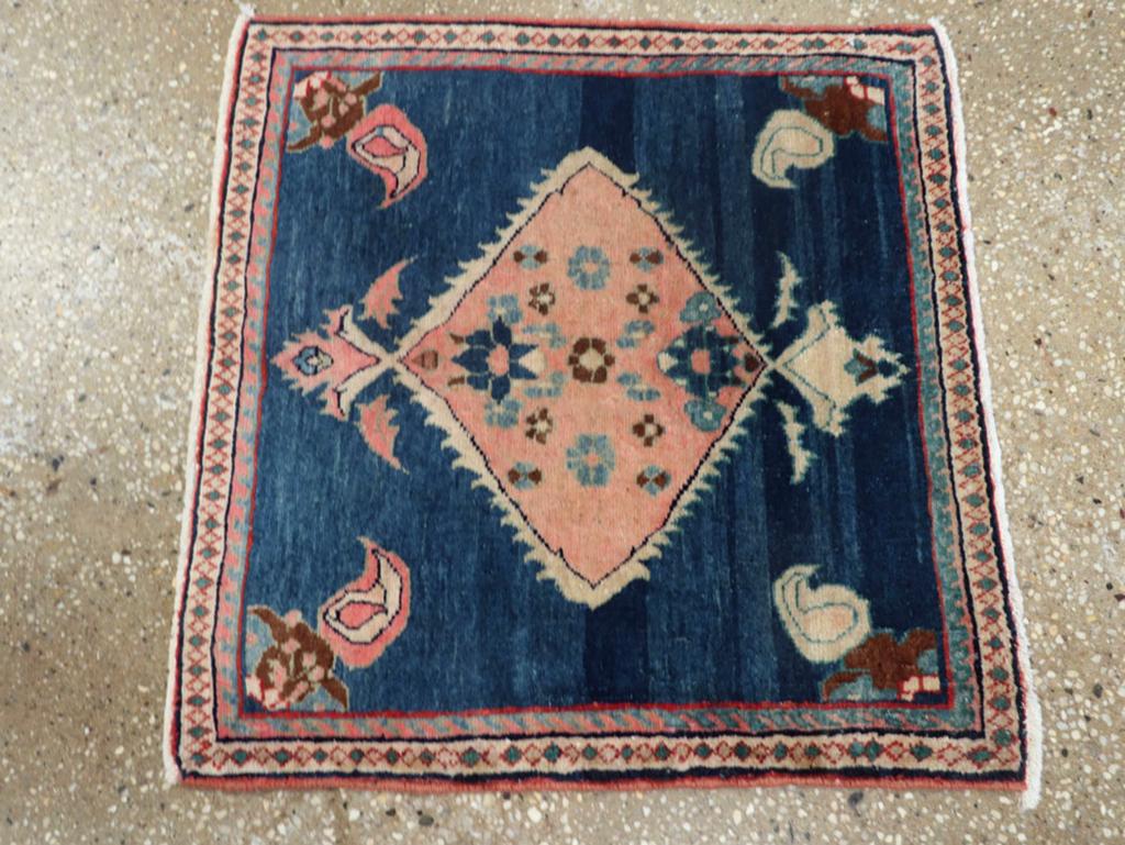 Noué à la main Collection Shabab Collection du début du 20e siècle Tapis persan de Tabriz en vente