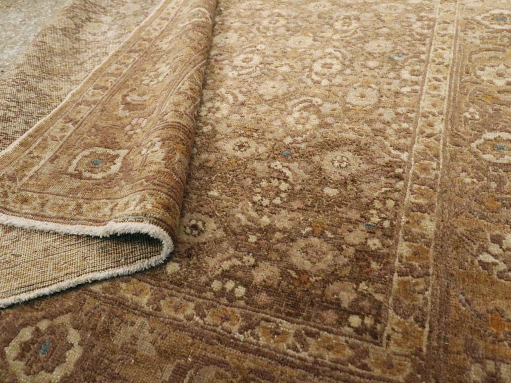 20ième siècle Collection Shabab Collection du début du 20e siècle Tabriz Persan Tapis carré en vente