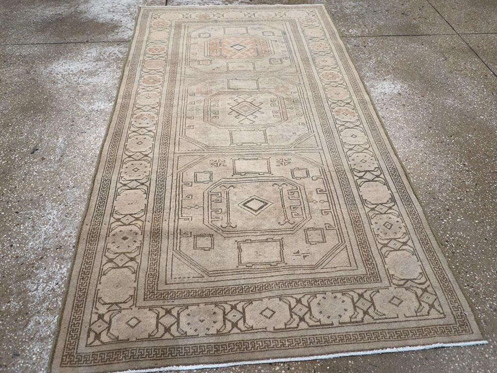 20ième siècle Collection Shabab Collection du début du 20e siècle Tabriz Persan Tapis à poignées en vente