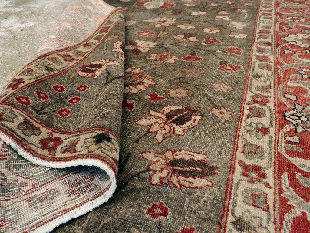 20ième siècle Collection Shabab Collection du début du 20e siècle Tabriz Persan Tapis à poignées en vente