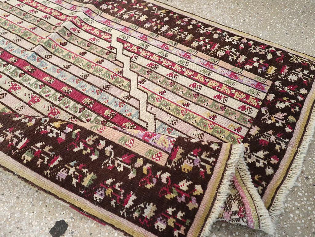 Galerie Shabab Collection Anfang des 20. Jahrhunderts Tukish Ghiordes Throw Rug (Wolle) im Angebot