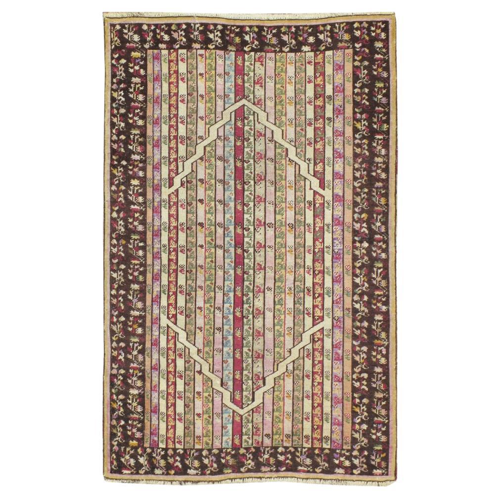 Galerie Shabab Collection Anfang des 20. Jahrhunderts Tukish Ghiordes Throw Rug