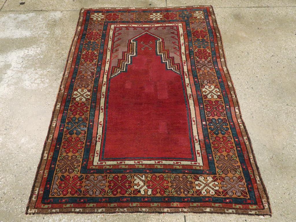 Ce tapis turc d'Anatolie du début du 20e siècle, mesurant 3' 8