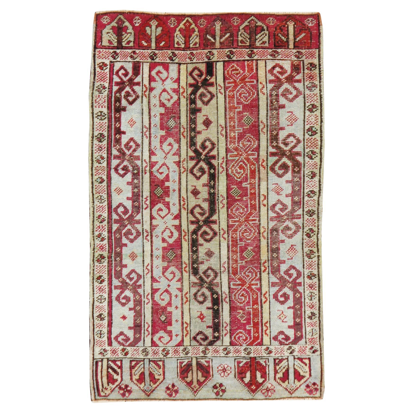 Galerie Shabab Collection Early 20th Century Turkish Ghiordes Throw Rug